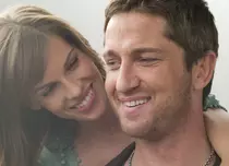 Gerard Butler, dezvăluiri neașteptate la 16 ani de la lansarea „P.S. Te iubesc”. „Am trimis-o în spital!” Ce a pățit atunci Hilary Swank