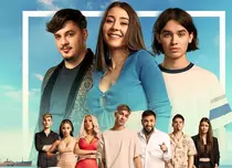 Antena 1 difuzează filmul „Romina, VTM!”. Comedia cu Nicole Cherry și Bogdan de la Ploiești a avut încasări record