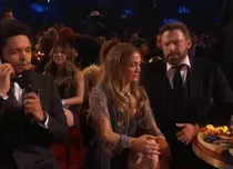 Gata cu luna de miere? Jennifer Lopez s-a răstit în văzul lumii la Ben Affleck la gala Premiilor Grammy. Nu e prima dată când e prinsă în offside!