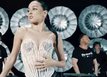 Holy Molly revine cu o nouă piesă în limba română alături de DJ Project