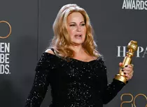 Jennifer Coolidge, despre cea mai neagră perioadă a vieții sale: „Am retrăit acea vreme prin rolurile jucate”