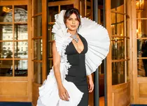 Priyanka Chopra, fotografie adorabilă cu fetița sa. Actrița nu-i mai ascunde chipul micuței