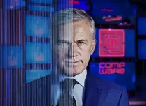 „The Consultant”. Tot ce trebuie să știți despre noul serial Amazon, cu actorul Christoph Waltz în rol principal