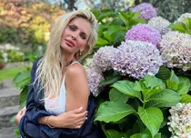 Andreea Bănică, o nouă apariție de senzație pe malul mării. „Prima poză pe anul ăsta în costum de baie”
