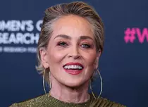 Sharon Stone a pozat topless, la 66 de ani, pe coperta unei reviste celebre. Cum au reacționat fanii actriței