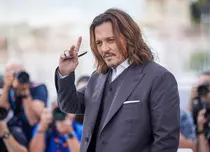 Johnny Depp iubește din nou. Iulia Vlasova este cu 33 de ani mai tânără decât celebrul actor