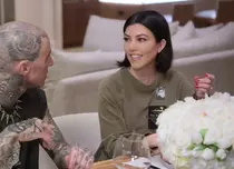 Kourtney Kardashian este însărcinată! Modul simpatic în care a făcut anunțul în timpul concertului soțului ei, Travis Barker