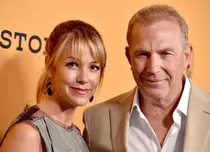 Victorie pentru Kevin Costner, în cazul divorțului de Christine Baumgartner. Ce o obligă judecătorul să facă