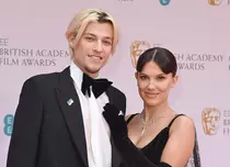 Millie Bobby Brown nu-l va lăsa pe socrul ei, Jon Bon Jovi, să cânte la nuntă. Actrița din Stranger Things, noi detalii despre marele eveniment