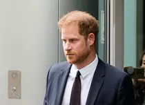 Prințul Harry și lupta cu oglinda din Los Angeles. «Crezi că arăt bine?» – întrebarea care bântuie căsnicia ducilor de Sussex