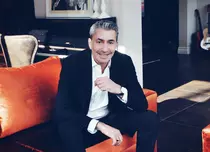 Erkan Petekkaya revine pe micile ecrane într-un serial la postul Acasă. Când începe „Acea fată”