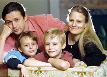 Totul despre părinții lui Macaulay Culkin. Actorul din „Singur acasă” își acuză tatăl de abuz