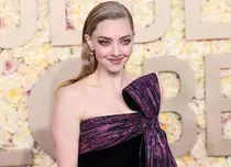 Amanda Seyfried, o apariție complet diferită, într-o rochie realizată de fiica ei de 6 ani. „Sărbătorim premiile Emmy”