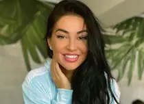 Elena Ionescu iubește din nou! Cine este fotbalistul cu 13 ani mai tânăr care i-a cucerit inima și i-a cunoscut deja fiul