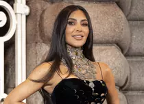 Kim Kardashian va fi protagonista și producătoarea unui serial documentar despre Elizabeth Taylor. Primele detalii despre proiect
