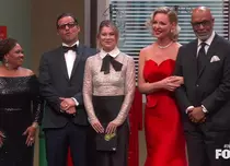 Distribuția serialului „Anatomia lui Grey” s-a reunit la Gala Premiilor Emmy. Actorii au ținut un discurs într-o cameră de spital improvizată