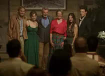„Apples Never Fall”, primele imagini și teaserul oficial pentru serialului disponibil pe SkyShowtime. Care este povestea