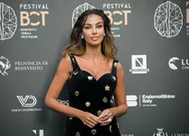 Mădălina Ghenea, pictorial incendiar în lenjerie intimă. Imaginile care au făcut furori printre fani