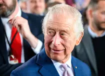 Viața în spatele geamurilor fumurii: Tabieturile neștiute ale Regelui Charles în timpul deplasărilor. Dezvăluirile fostului șofer
