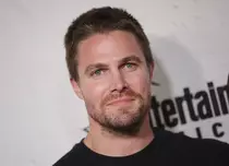 Stephen Amell va fi protagonistul noului serial „Suits: L.A.”. Ce rol va juca starul din „Arcașul”