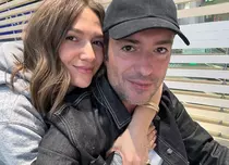 Adela Popescu, după ce a fost felicitată pentru a patra sarcină. Imaginile cu ea în costum de baie, pe o plajă din Thailanda
