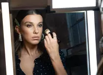 Millie Bobby Brown, strălucitoare pe covorul roșu la premiera „Damsel”. Viitorul socru, Jon Bon Jovi, a fost și el prezent