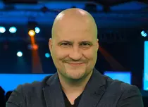 Șerban Huidu a revenit cu un nou sezon de Cronica cârcotașilor și pregătește o nouă producție. „Am un proiect de serial”. EXCLUSIV