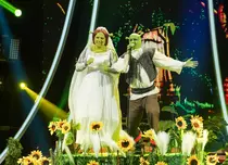 Noaptea Târziu se reunește la „Te cunosc de undeva” 2024. Emi și Cuza, moment inspirat din „Shrek The Musical” 
