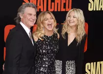 Goldie Hawn, pictorial de Crăciun alături de cei șase nepoți. Au purtat pijamele asortate și s-au distrat pe cinste