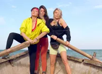 Adela Popescu, Laura Cosoi și Ada Condeescu, goale pe afișul lungmetrajului „Retreat Vama Veche”. Dată de lansare, trailer