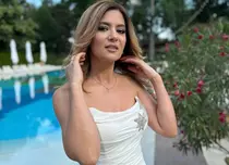 Amalia Enache s-a aniversat în avans, pe malul mării. Vedeta Pro TV a fost însoțită și de tatăl fiicei sale. Imagini cu întreaga familie