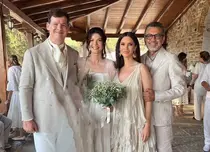 Andreea Berecleanu, o nașă în alb! Vedeta Prima TV a postat imagini emoționante de la cununia religioasă a Ancăi Lungu cu grecul Harry Arampatzis