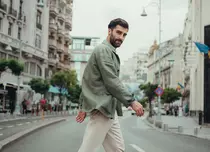Daniel Nuță, un prof’ cu lipici la pici! „Meseria de actor nu se prea învață ca medicina”. EXCLUSIV