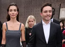 Ed Westwick, celebru pentru rolul din „Gossip Girl”, s-a căsătorit. Imagini spectaculoase de la nunta de trei zile și trei nopți