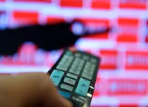 După „Lasă-mă, îmi place! Camera 609”, și „Mangalița” intră pe Netflix. Cele două seriale românești de la Antena 1 pot fi urmărite online