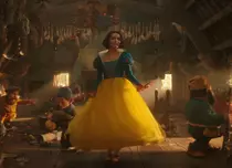 A apărut trailerul mult-discutatului film „Albă ca Zăpada și cei șapte pitici”. Când e premiera