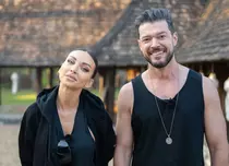 Victor Slav și Selina trăiesc o poveste de iubire complicată. Fostul prezentator ar fi fost trădat de iubita sa