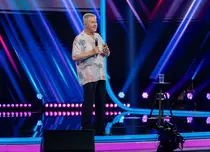 Doru Octavian Dumitru, din nou pe scena de la iUmor. Comediantul aduce hohote de râs juraților