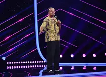 Mincu face show total pe scena de la ,,iUmor”. Cheloo are doar cuvinte de laudă: ,,Mă regăsesc în 90% din acest număr!”