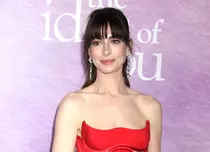 Anne Hathaway va juca în adaptarea cinematografică a romanului „Verity” de Colleen Hoover. Primele detalii