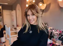 În costum de baie, în mijlocul iernii! Gabriela Prisăcariu a încins internetul cu o ședință foto pe balcon: „Soțul mi-a făcut pozele!”