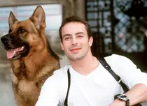 Cum arată azi Gedeon Burkhard, actorul cunoscut datorită rolului din serialul Comisarul Rex: Aventuri la Viena de pe TVR 2