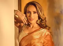 Iulia Vântur, recital incendiar alături de Loredana. Fosta prezentatoare TV a urcat pentru prima dată pe o scenă, în România