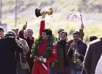 Ce știm despre Senna. Miniseria de pe Netflix, cu Gabriel Leone în rol principal, dezvăluie traseul vieții celui mai rapid pilot din toate timpurile