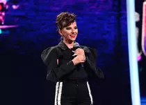 Semifinala 2 iUmor. Teodora Nedelcu se întoarce pe scena show-ului de la Antena 1 cu un număr de stand-up. „Hai, mă, Bordea, spune lumii că tu ai învățat-o”