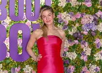 Renée Zellweger, superbă pe covorul roșu. Imagini de la premiera londoneză a filmului „Bridget Jones: Mad About the Boy”
