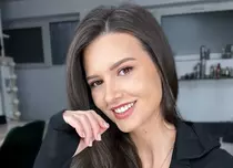 Cine este Iulia Pârlea. Povestea completă a prezentatoarei meteo de la PRO TV