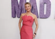 Renée Zellweger, apariție impecabilă la premiera din Sydney a filmului Bridget Jones: Mad About the Boy. Imagini de pe covorul roșu