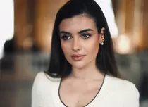 Ana Bodea a ajuns la Bucharest Fashion Week. Ce visa să devină atunci când era mică. „Mă pierdeam printre culori și texturi imaginare”