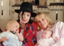 Debbie Rowe, de nerecunoscut. Cum arată acum fosta soție a lui Michael Jackson, la 9 ani după ce s-a luptat cu cancerul